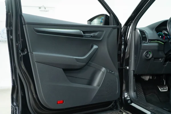 Foto 26 van fotogallerij Skoda Karoq 1.5 TSI Sportline uit 2021