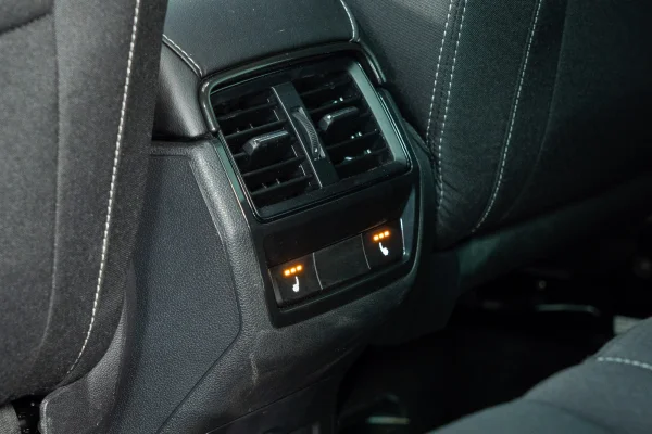 Foto 51 van fotogallerij Skoda Karoq 1.5 TSI Sportline uit 2021