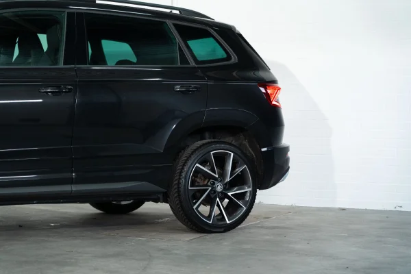 Foto 3 van fotogallerij Skoda Karoq 1.5 TSI Sportline uit 2021