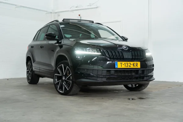 Foto 4 van fotogallerij Skoda Karoq 1.5 TSI Sportline uit 2021