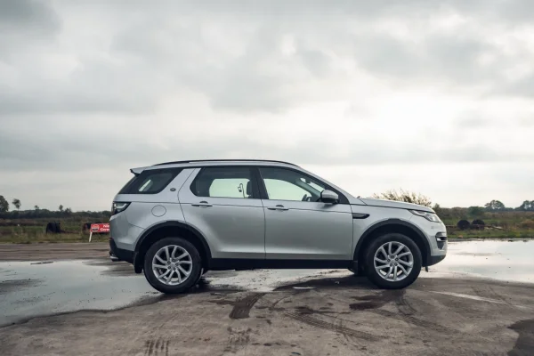 Foto 3 van fotogallerij Land Rover Discovery Sport 2.2 TD4 4WD uit 2015