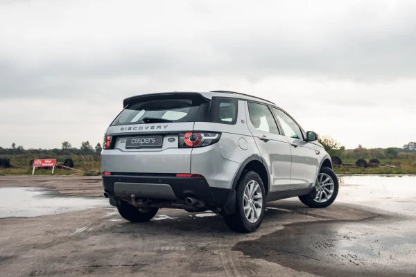 Foto 1 van fotogallerij Land Rover Discovery Sport 2.2 TD4 4WD uit 2015