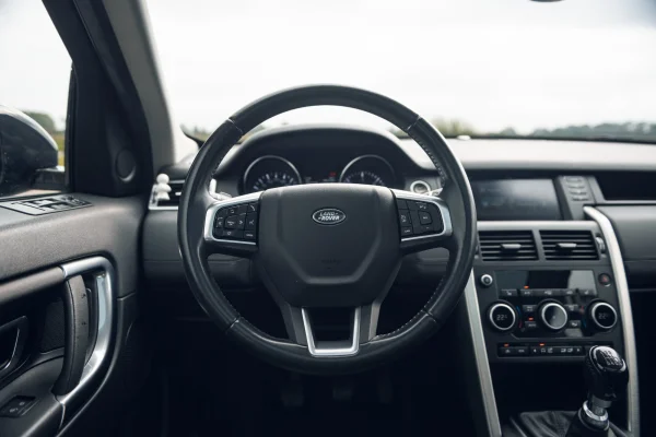 Foto 8 van fotogallerij Land Rover Discovery Sport 2.2 TD4 4WD uit 2015