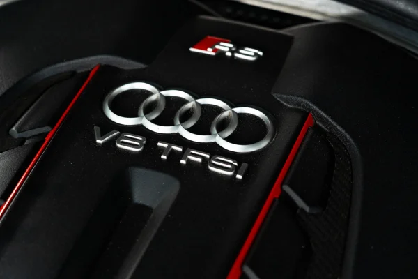 Foto 16 van fotogallerij Audi RS6 Avant uit 2015