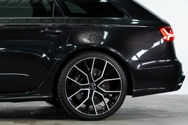 Foto 21 van fotogallerij Audi RS6 Avant uit 2015