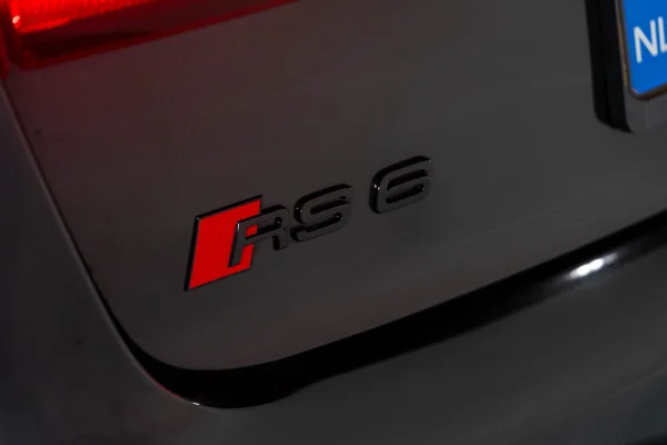 Foto 31 van fotogallerij Audi RS6 Avant uit 2015