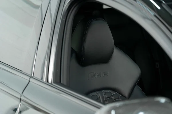Foto 34 van fotogallerij Audi RS6 Avant uit 2015
