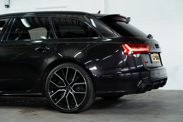 Foto 36 van fotogallerij Audi RS6 Avant uit 2015