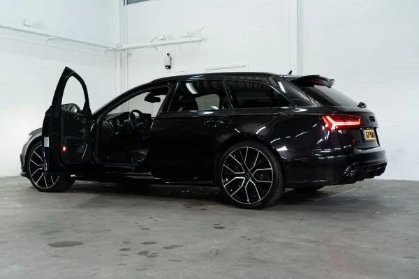 Foto 38 van fotogallerij Audi RS6 Avant uit 2015