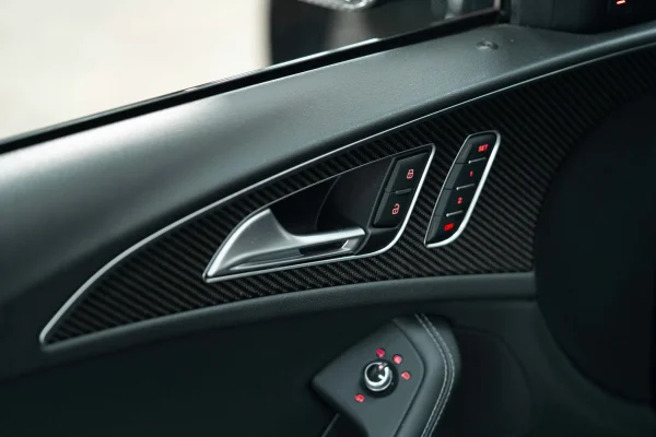 Foto 40 van fotogallerij Audi RS6 Avant uit 2015