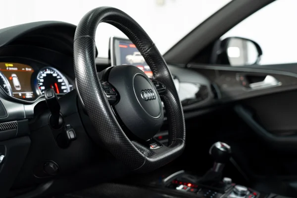 Foto 43 van fotogallerij Audi RS6 Avant uit 2015