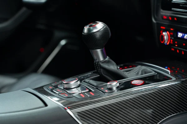 Foto 45 van fotogallerij Audi RS6 Avant uit 2015