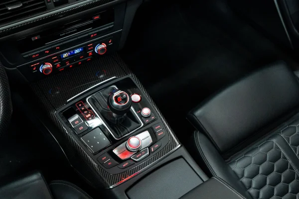 Foto 52 van fotogallerij Audi RS6 Avant uit 2015