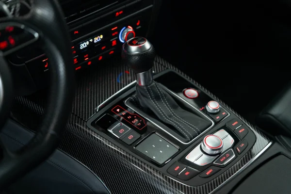 Foto 63 van fotogallerij Audi RS6 Avant uit 2015
