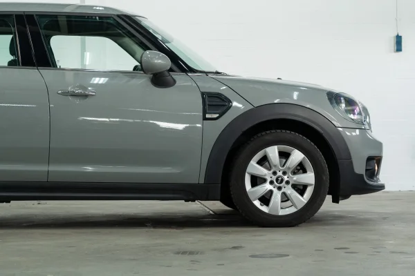 Foto 32 van fotogallerij MINI Countryman One Pepper uit 2018