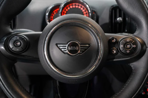 Foto 42 van fotogallerij MINI Countryman One Pepper uit 2018