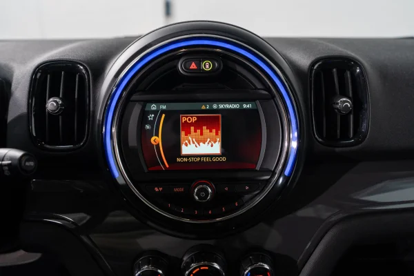 Foto 43 van fotogallerij MINI Countryman One Pepper uit 2018