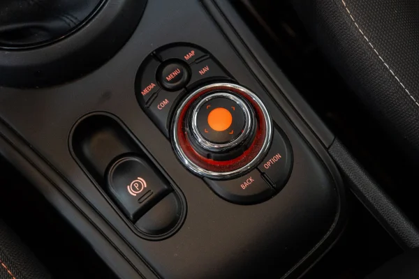 Foto 49 van fotogallerij MINI Countryman One Pepper uit 2018