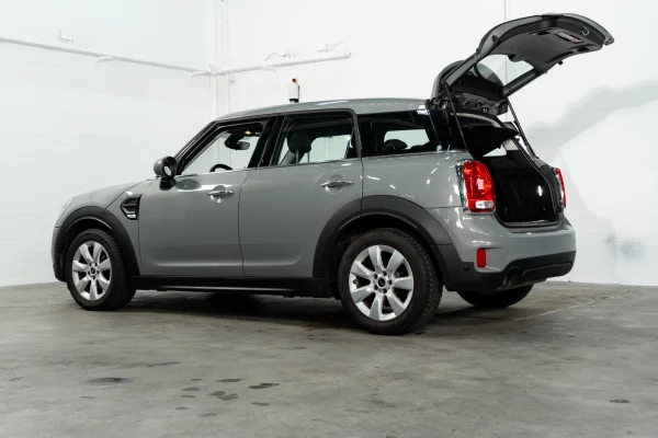 Foto 52 van fotogallerij MINI Countryman One Pepper uit 2018
