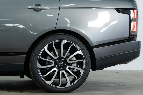 Foto 18 van fotogallerij Land Rover Range Rover uit 2019