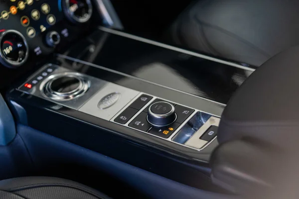 Foto 36 van fotogallerij Land Rover Range Rover uit 2019