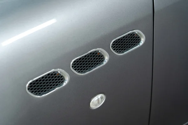 Foto 13 van fotogallerij Maserati Quattroporte uit 2004