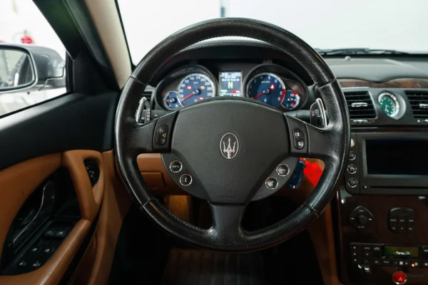 Foto 41 van fotogallerij Maserati Quattroporte uit 2004
