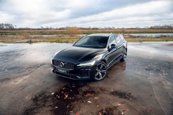 Foto 2 van fotogallerij Volvo V60 T8 uit 2021