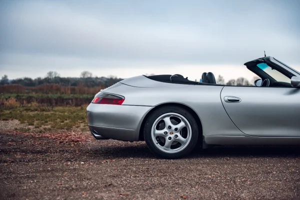 Foto 8 van fotogallerij Porsche 911 Cabrio uit 2000