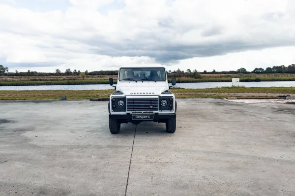 Foto 6 van fotogallerij Land Rover Defender 130 uit 2015