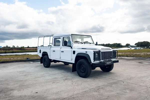 Foto 21 van fotogallerij Land Rover Defender 130 uit 2015