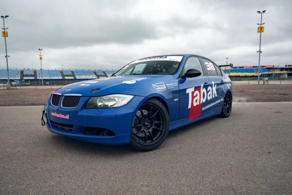 Foto 2 van fotogallerij BMW 330I E90 uit 2006