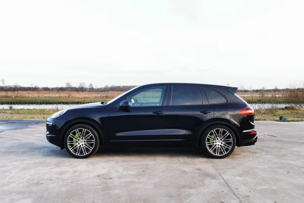 Foto 3 van fotogallerij Porsche Cayenne E-Hybrid uit 2015