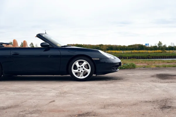 Foto 4 van fotogallerij Porsche 911 Cabrio uit 1999