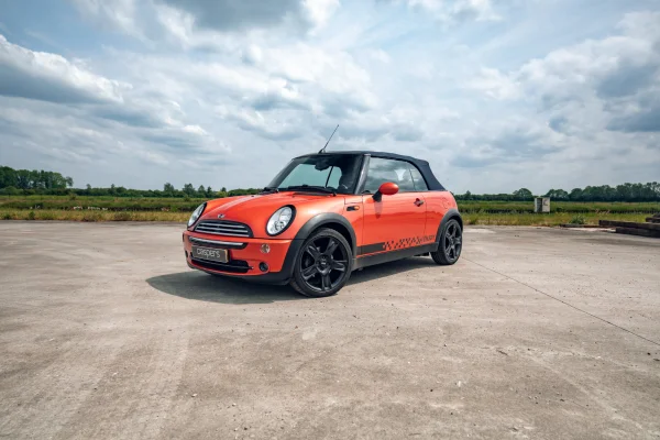 Foto 3 van fotogallerij MINI Cabrio uit 2004