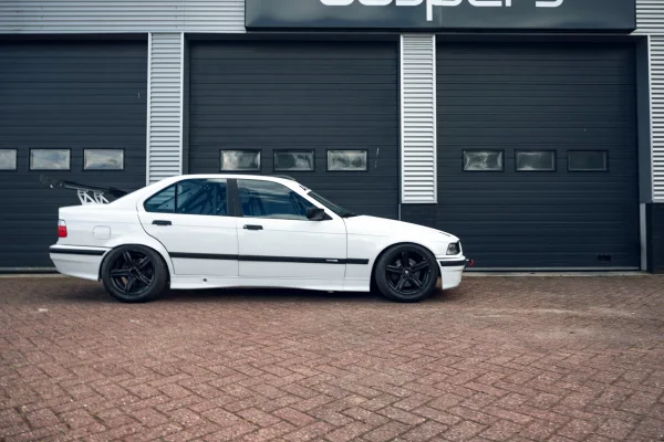 Foto 5 van fotogallerij BMW 325i E36 uit 1999
