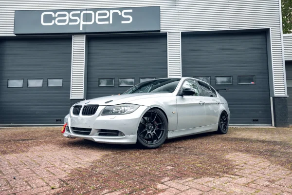 Foto 1 van fotogallerij BMW 330i E90 uit 2006