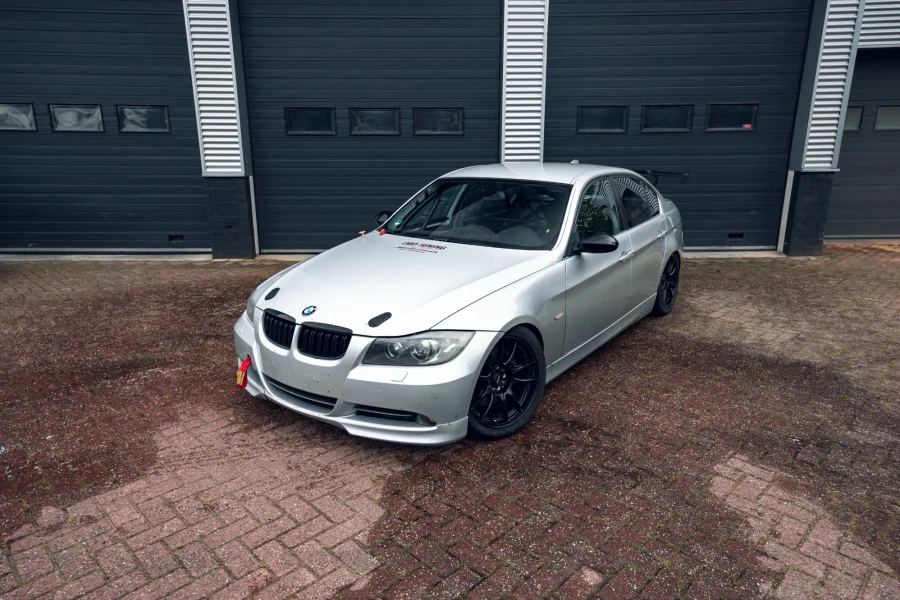 Foto 0 van fotogallerij BMW 330i E90 uit 2006