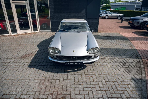Foto 4 van fotogallerij Ferrari 330 GT 2+2 uit 1965