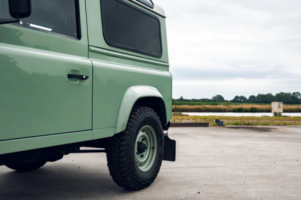 Foto 10 van fotogallerij Land Rover Defender 90 uit 2016