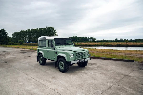 Foto 5 van fotogallerij Land Rover Defender 90 uit 2016