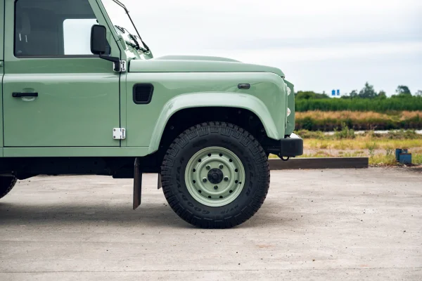 Foto 14 van fotogallerij Land Rover Defender 90 uit 2016