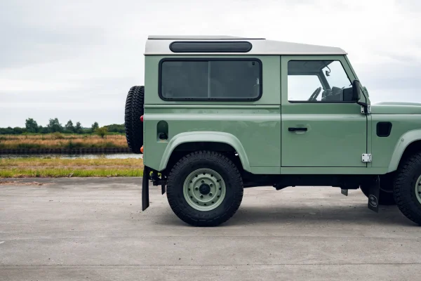 Foto 15 van fotogallerij Land Rover Defender 90 uit 2016