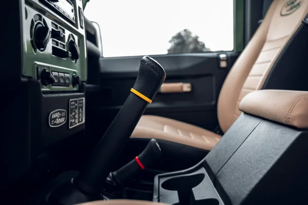Foto 22 van fotogallerij Land Rover Defender 90 uit 2016