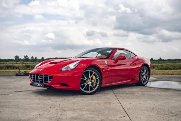 Foto 2 van fotogallerij Ferrari California uit 2010