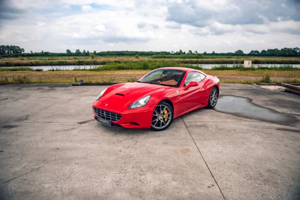 Foto 3 van fotogallerij Ferrari California uit 2010