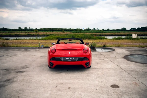 Foto 12 van fotogallerij Ferrari California uit 2010