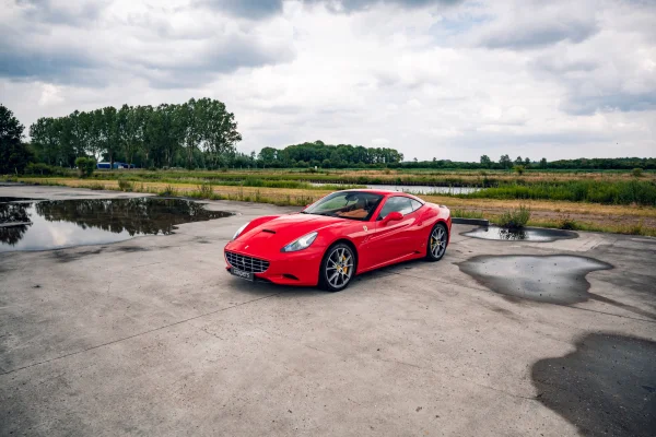 Foto 15 van fotogallerij Ferrari California uit 2010
