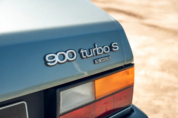 Foto 2 van fotogallerij Saab 900 Turbo S Cabrio uit 1991