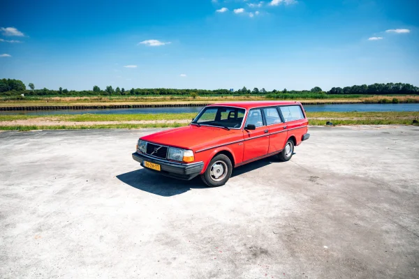 Foto 2 van fotogallerij Volvo 240 uit 1982
